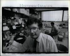 1992 Press Photo David Markovitz shot AIDS Univ Mich - DFPC61135 picture