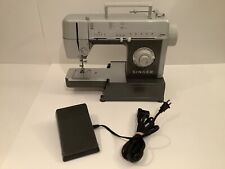 SINGER PROFESSIONAL SEWING MACHINE CG-550C - WORKS WITH ISSUE - PARTS OR REPAIR picture